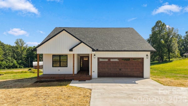 2931 FRANK WHISNANT RD, MORGANTON, NC 28655 - Image 29edd7153cdbdc053a8defd4072d7af6/3265304545