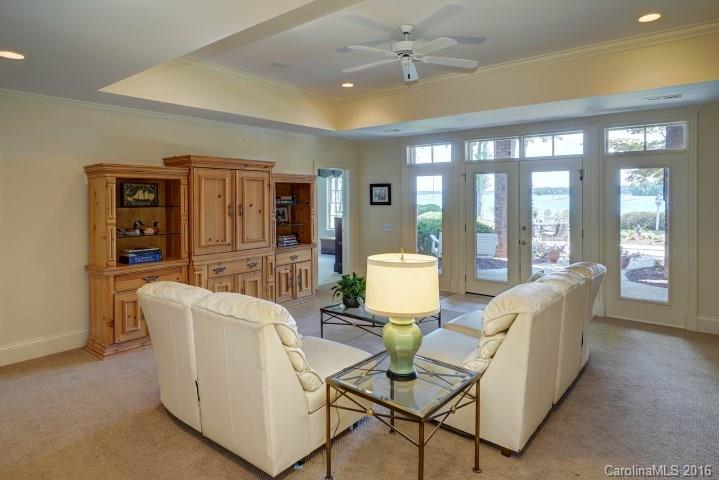 The Peninsula - Residential