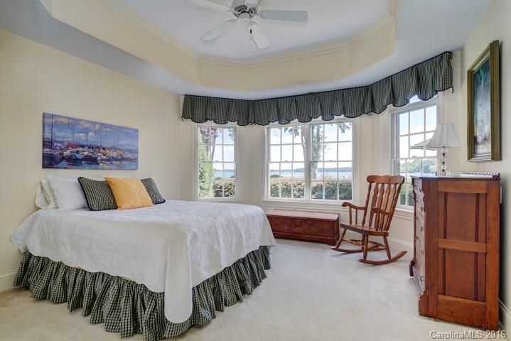 The Peninsula - Residential