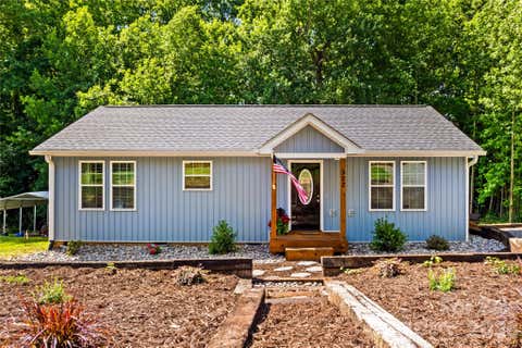 Photo of 122 S Yadkin River Road, Statesville, NC 28625 (MLS # 4397899)
