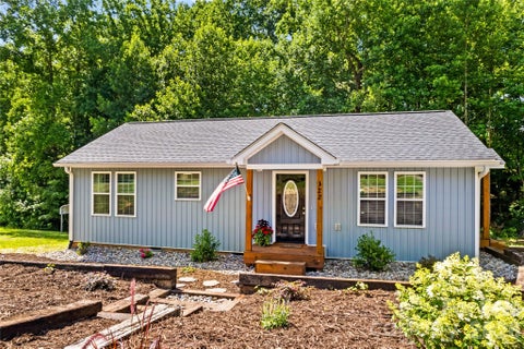 Photo of 122 S Yadkin River Road, Statesville, NC 28625 (MLS # 4397899)