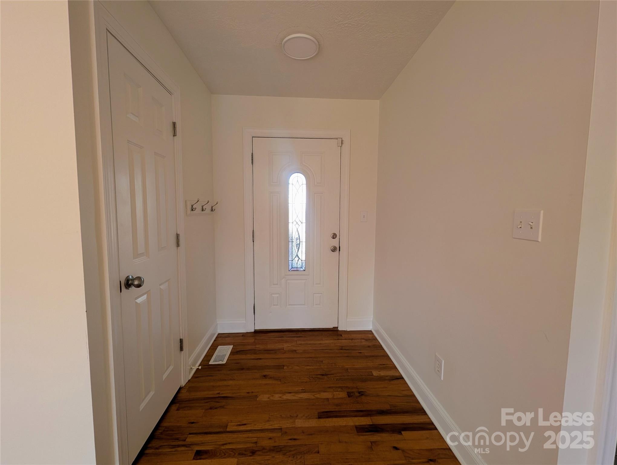 FLYING V ACRES - Residential Lease