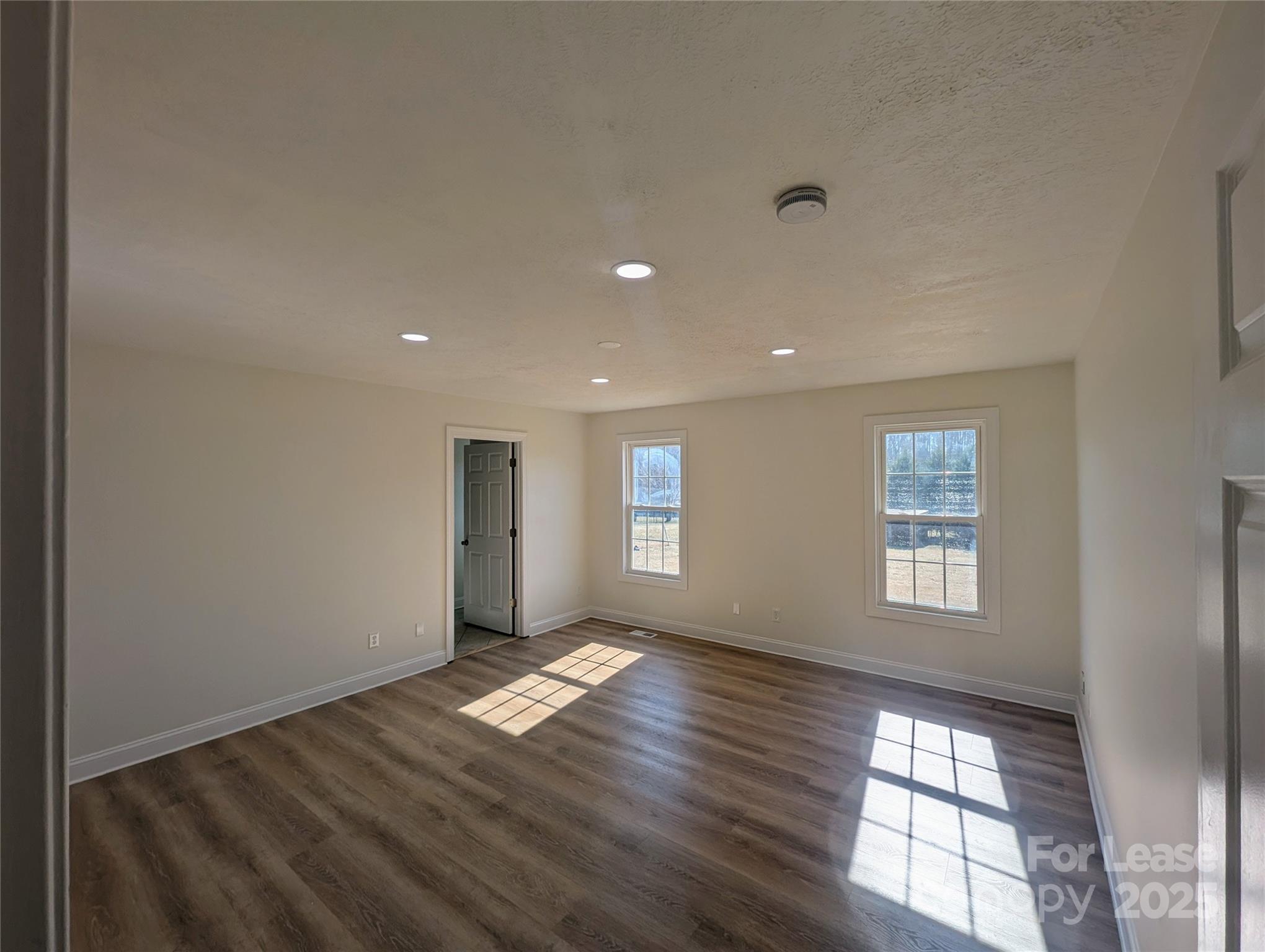 FLYING V ACRES - Residential Lease