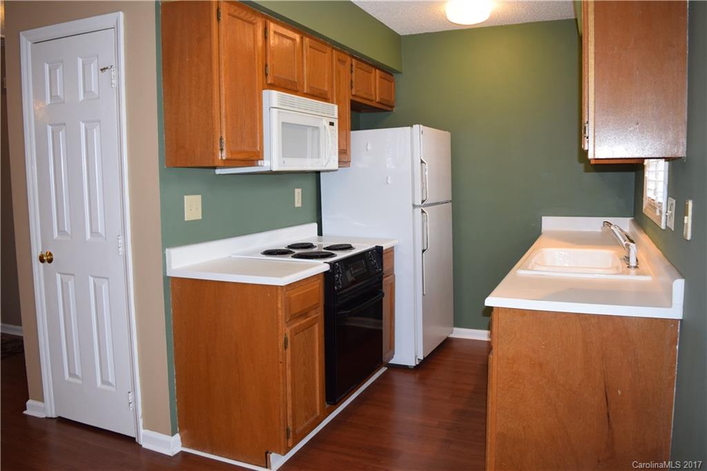 Manor Lake - Residential