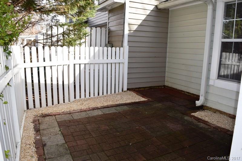 Manor Lake - Residential