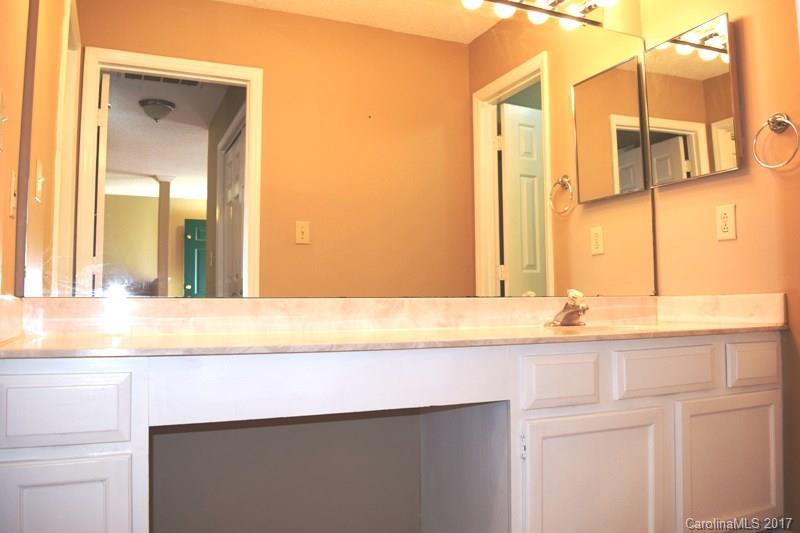 Manor Lake - Residential