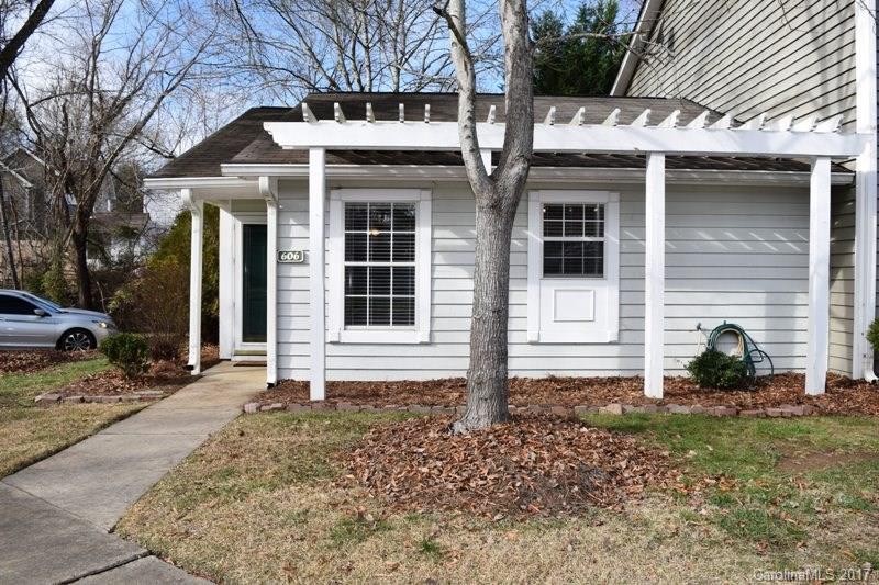 Manor Lake - Residential