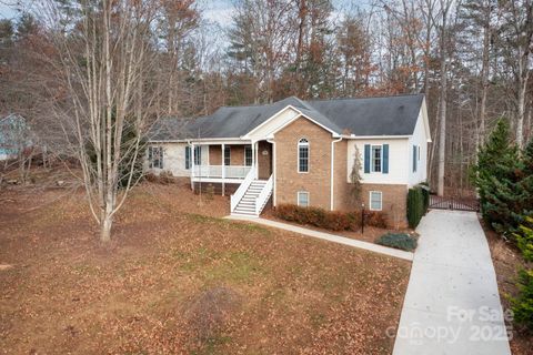 590 Brook Knoll Circle Weaverville NC 28787