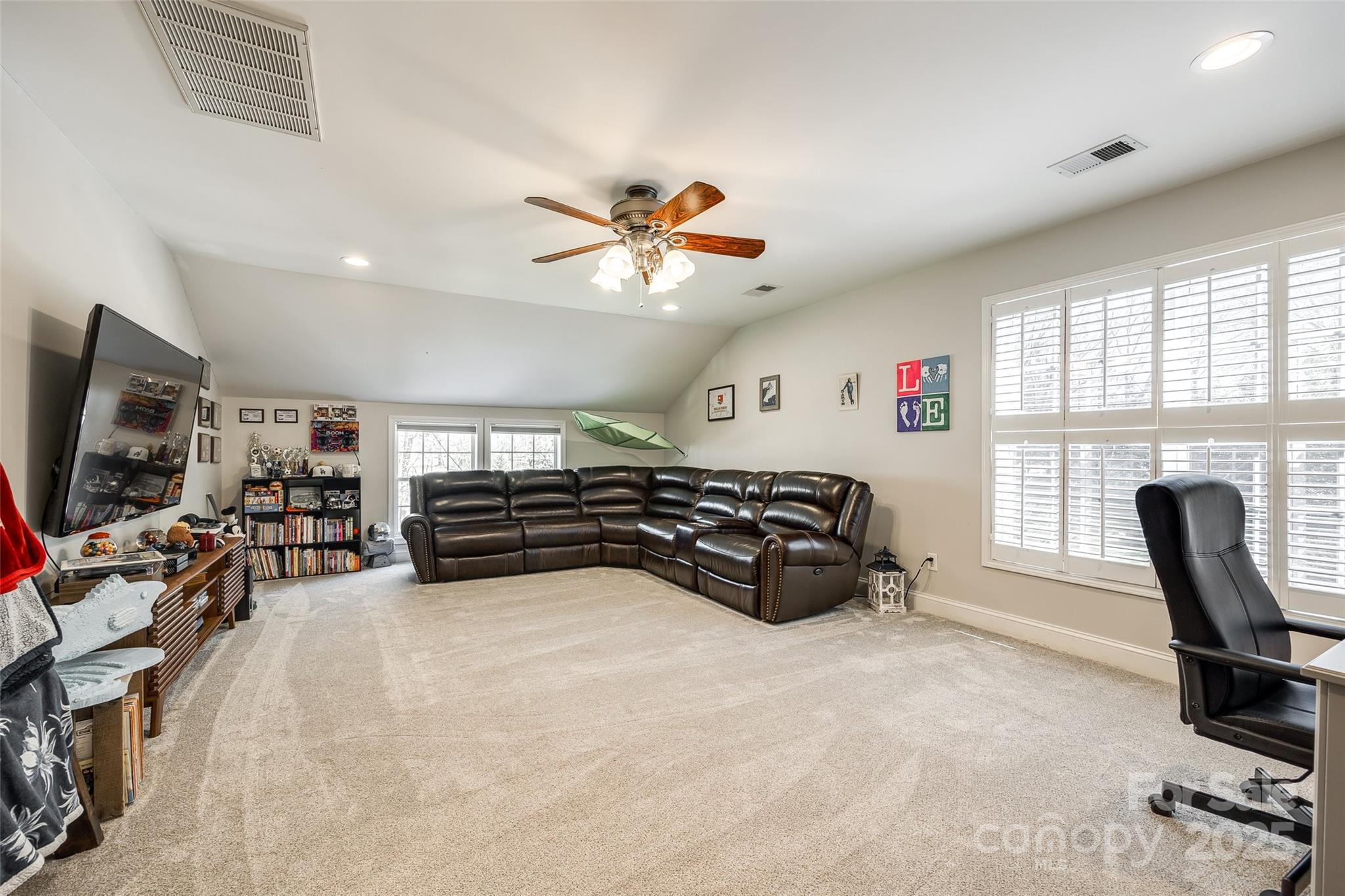 Vanderlakes - Residential