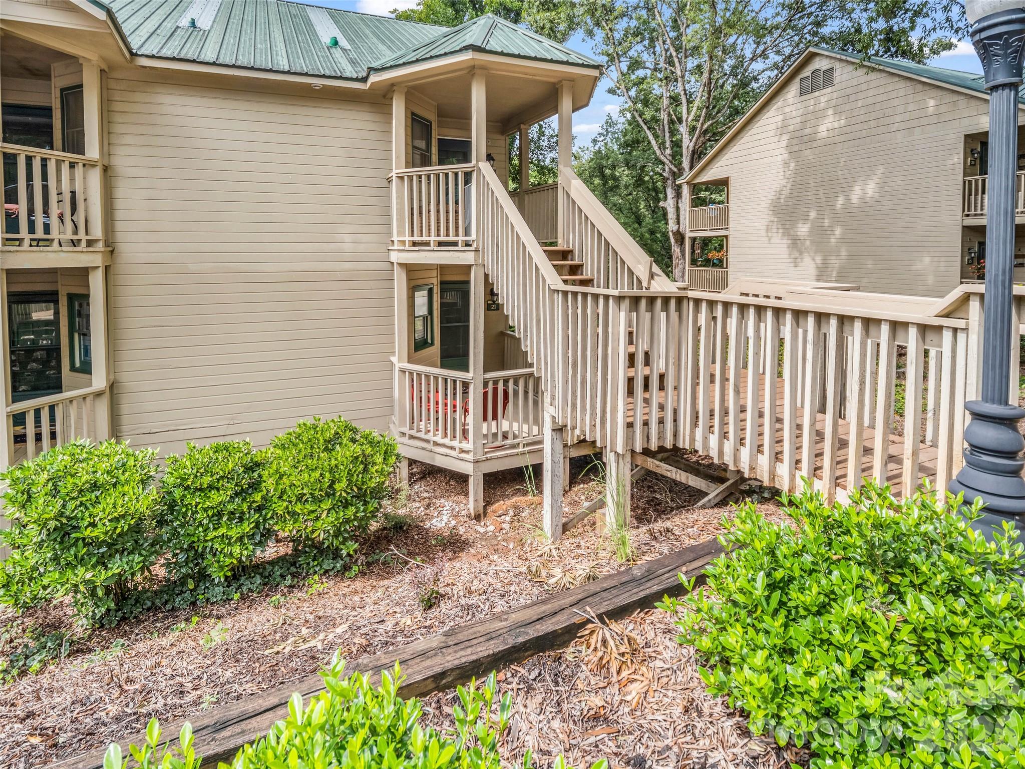 160 Whitney Boulevard 21