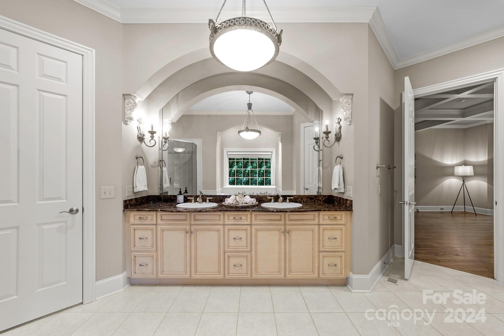 The Peninsula - Residential