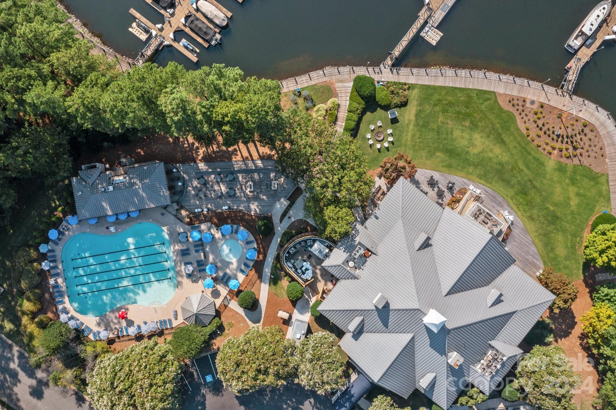 The Peninsula - Residential