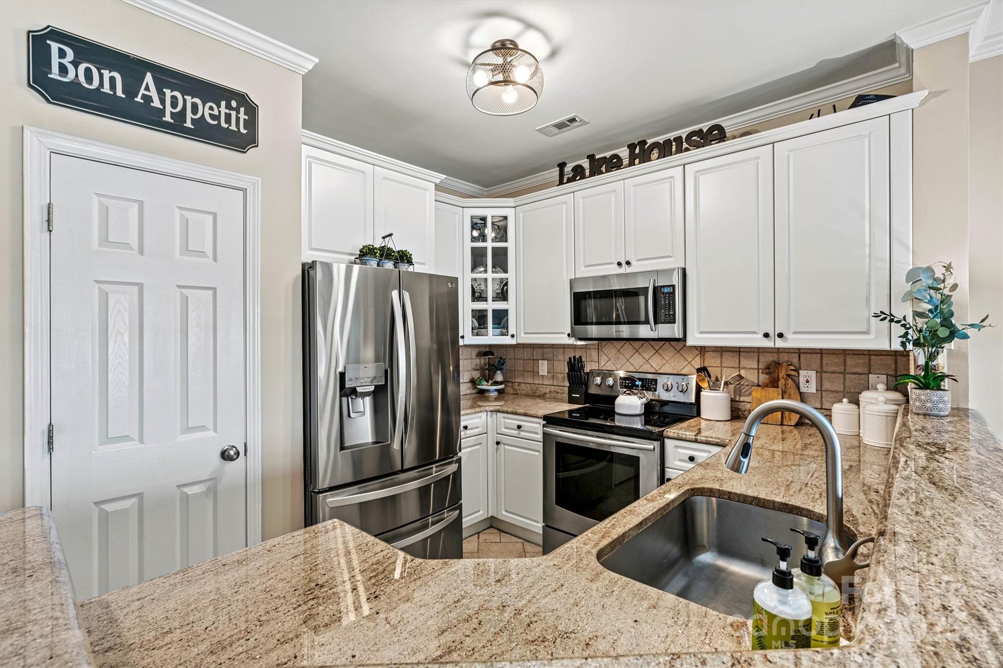 1007 Southwest Drive