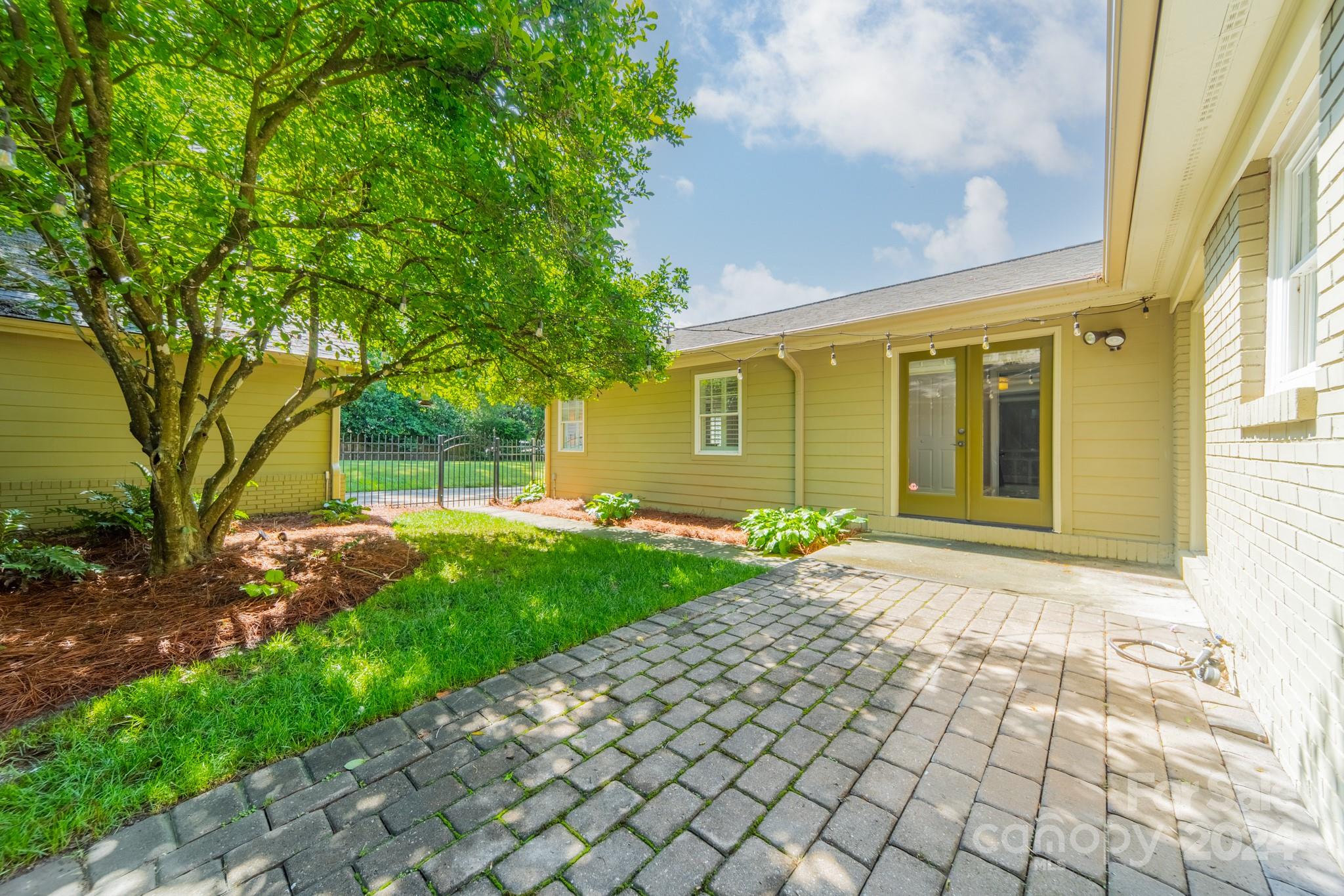 Sherwood Forest - Residential