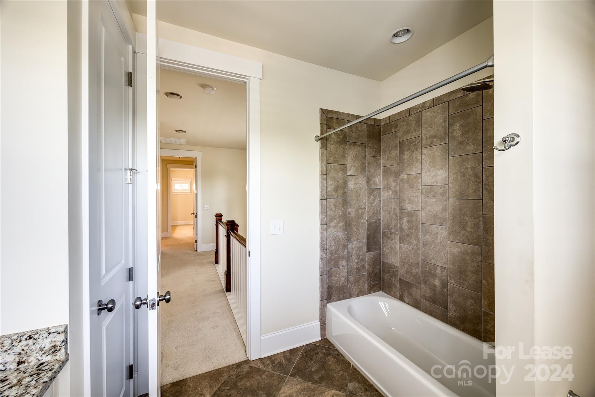 Riverwalk - Residential Lease