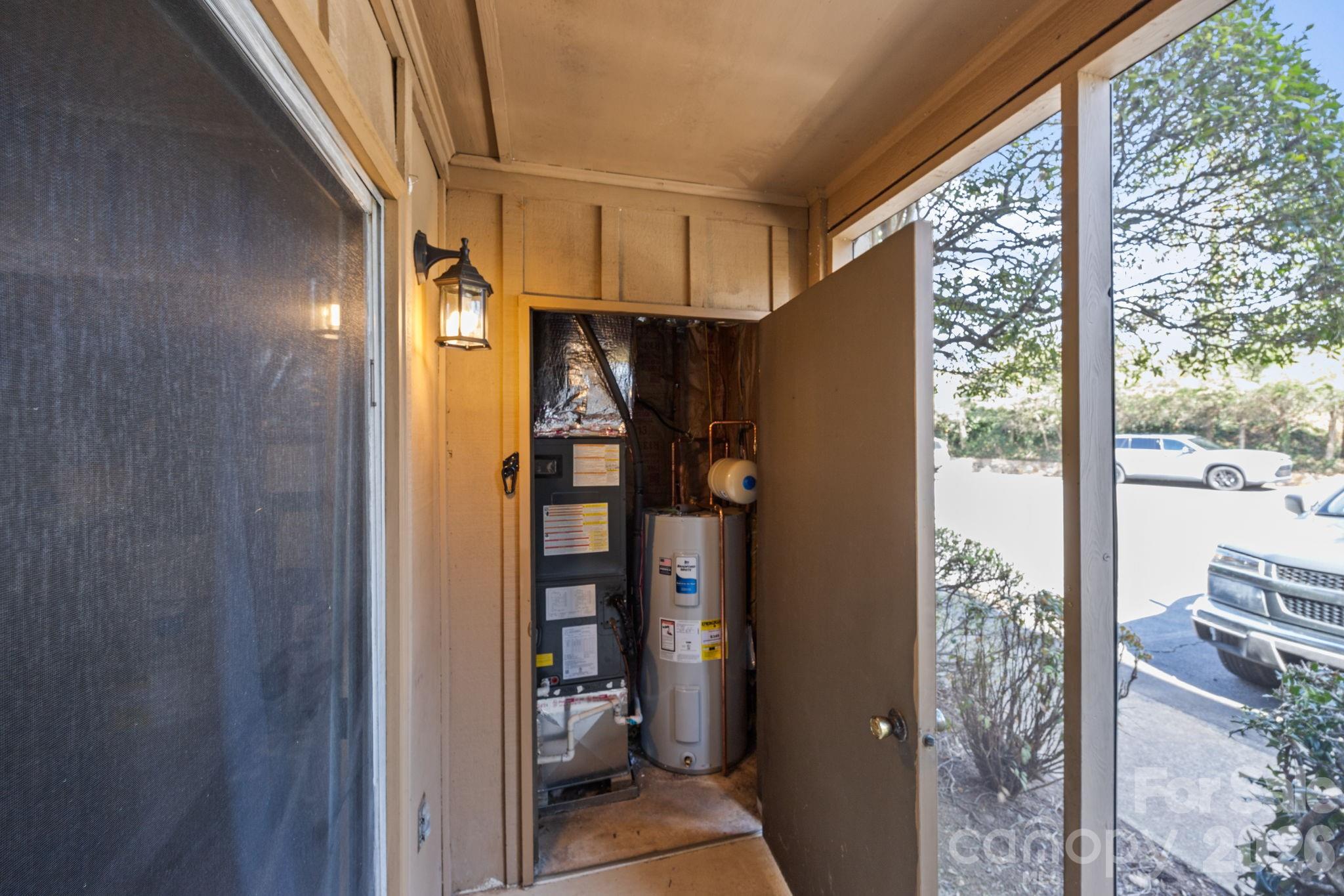 Holly Crest - Residential