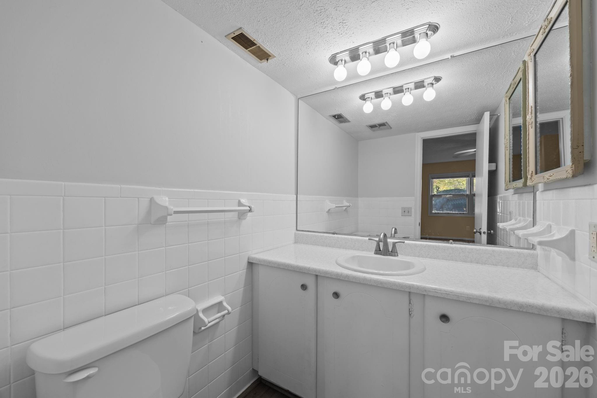 Holly Crest - Residential