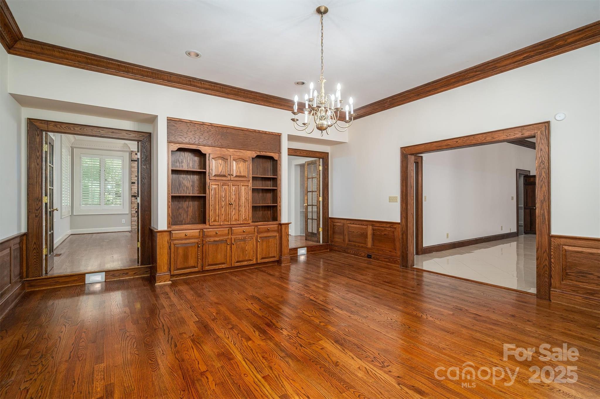 Country Club Gardens - Residential