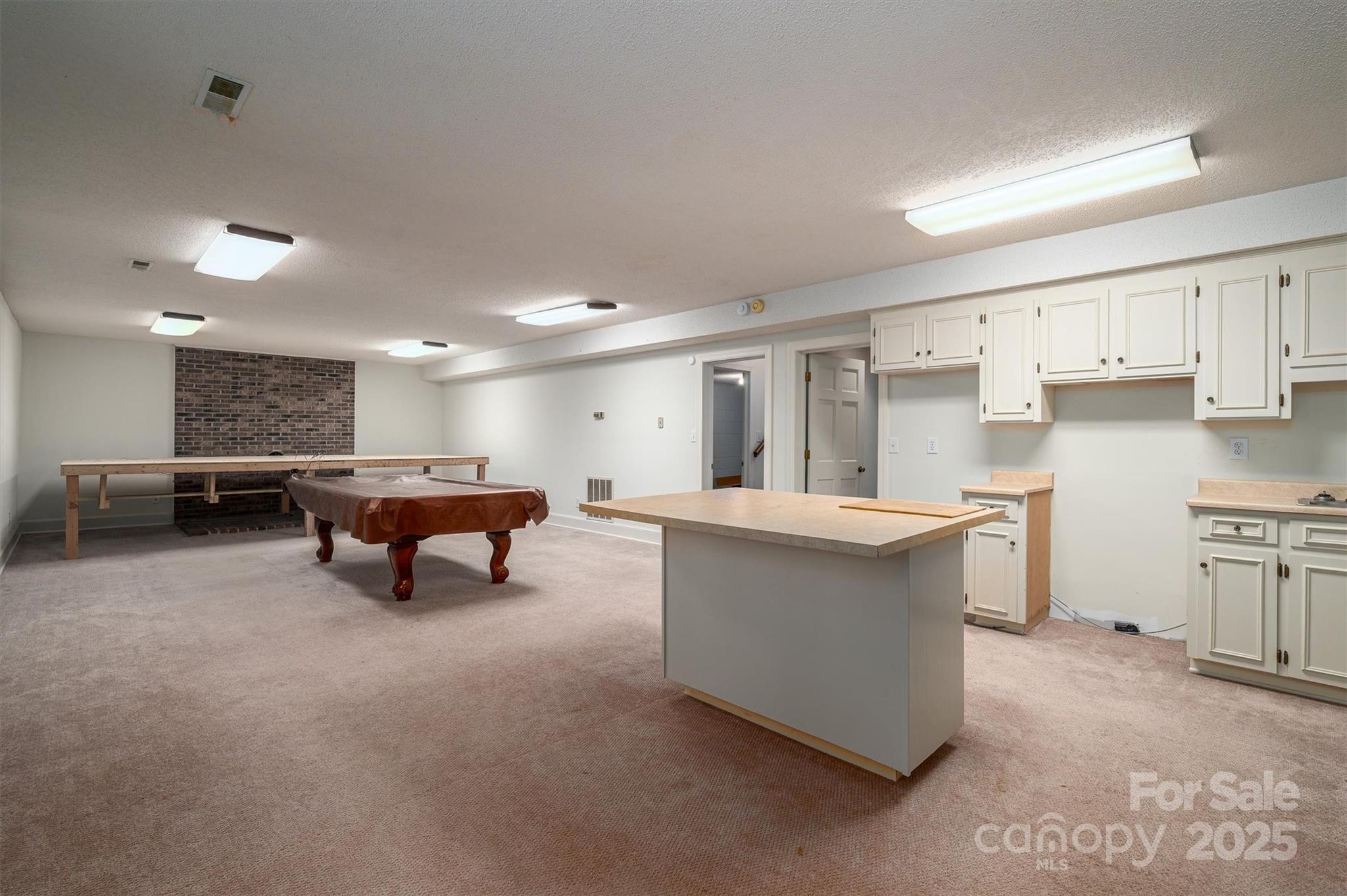 Country Club Gardens - Residential