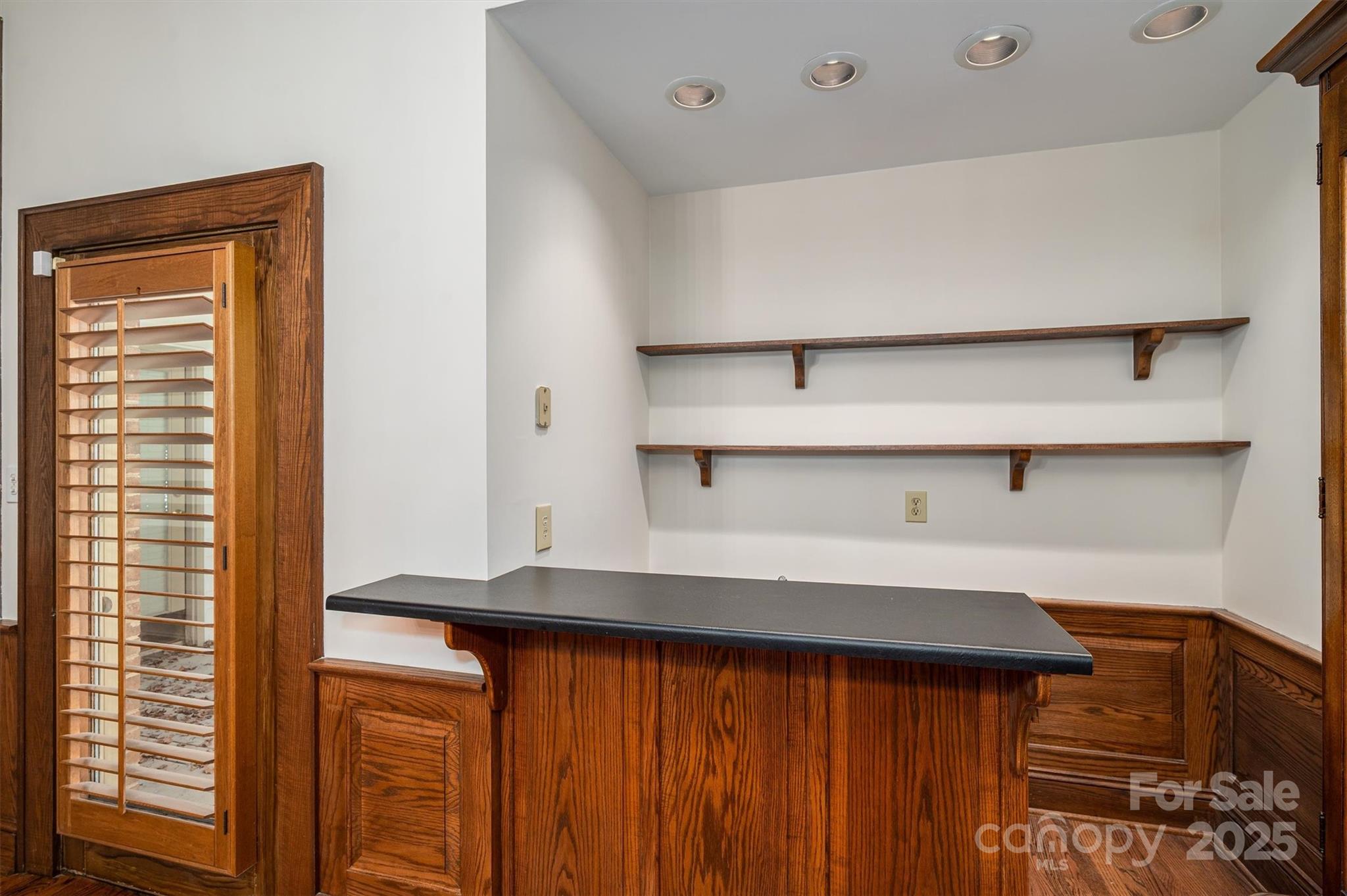 Country Club Gardens - Residential