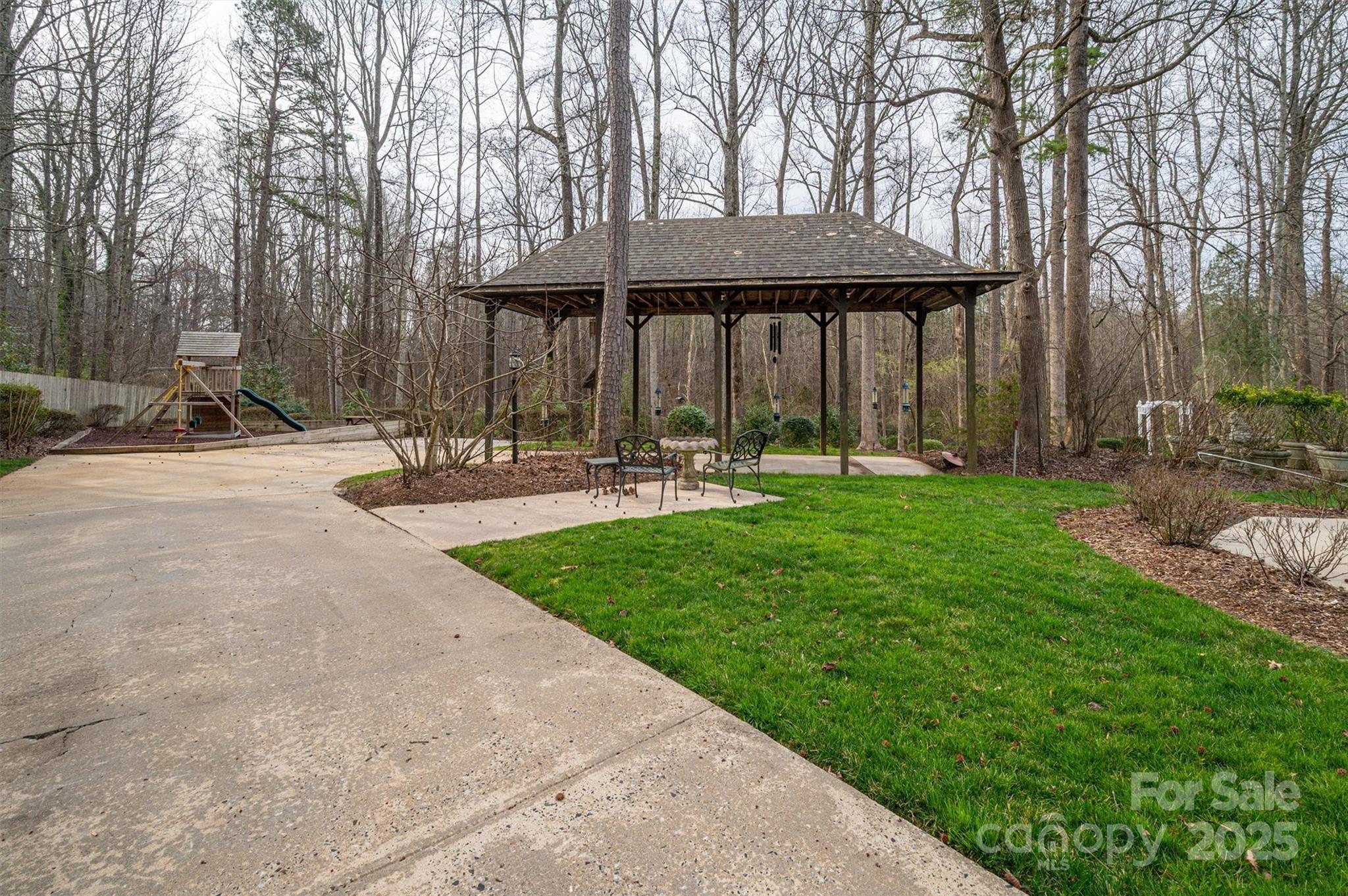 Country Club Gardens - Residential