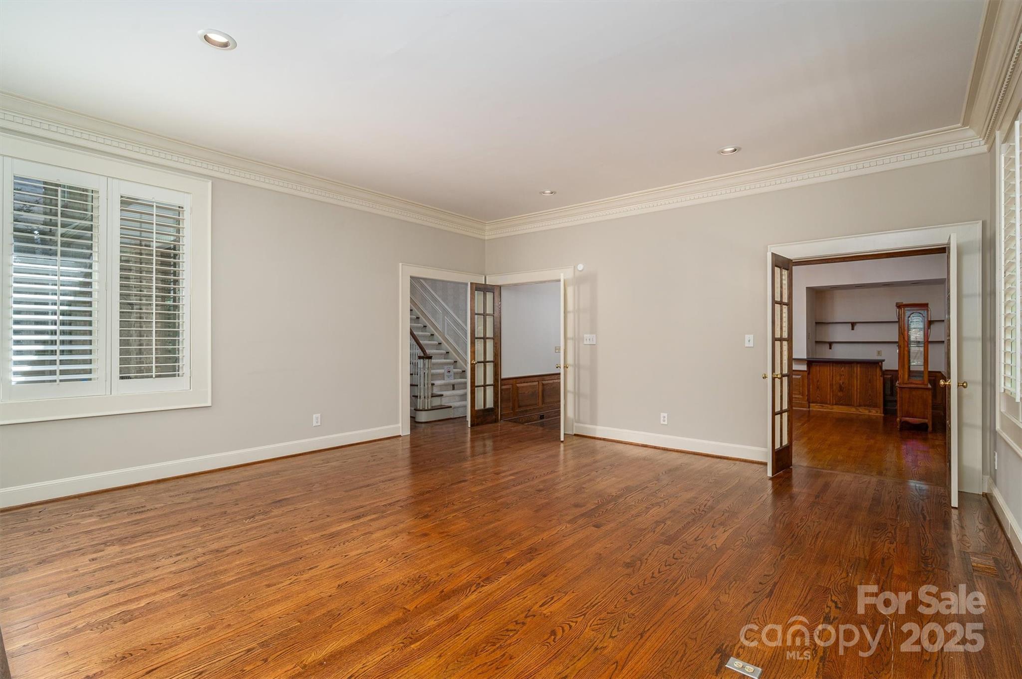 Country Club Gardens - Residential