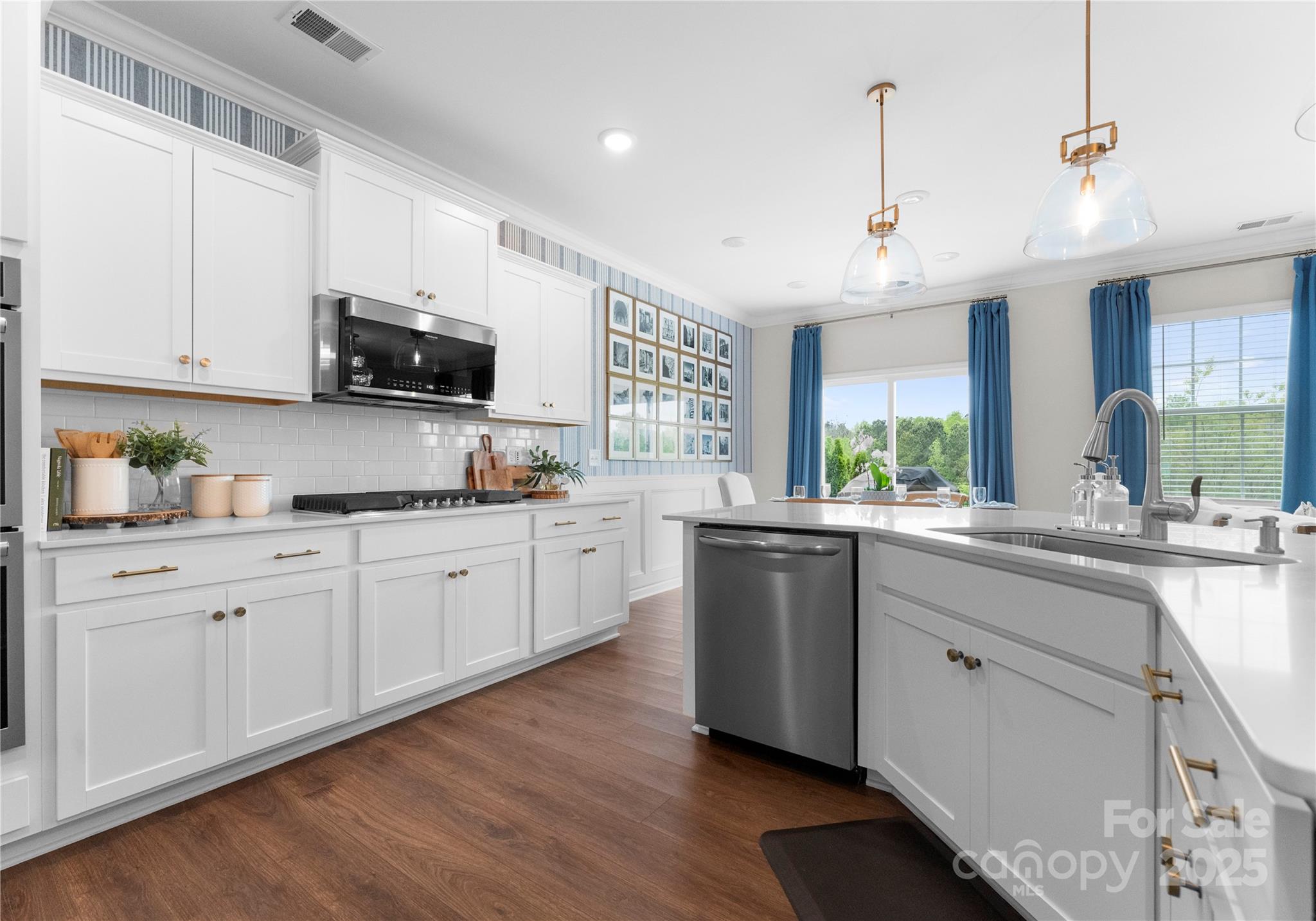 3619 Slider Terrace