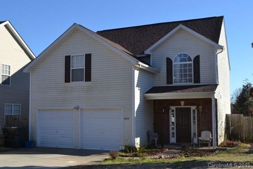 Great living space in this home. Large great room with fireplace, spacious kitchen, eating area and dining room. Huge master bedroom with tray ceiling, sitting area! Three additional bedrooms. Fenced back yard, double garage. Great location!