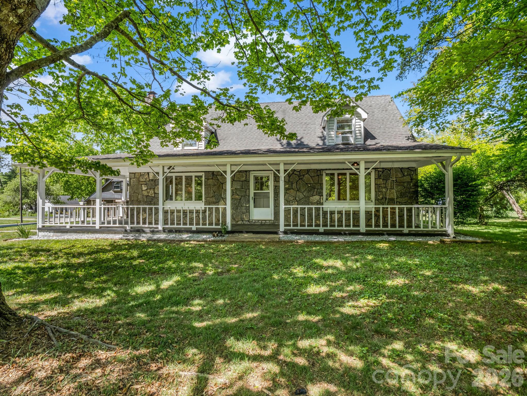 363 Etowah School Road, Hendersonville, NC, 28739
