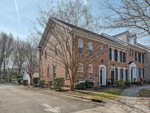 Photo of 8714 Beaver Creek Drive, Charlotte, NC 28269 (MLS # 4351573)