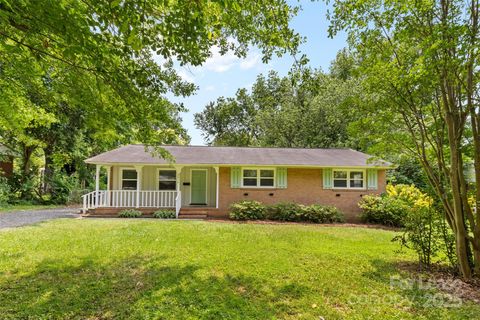 3614 Stonehaven Drive Charlotte NC 28215