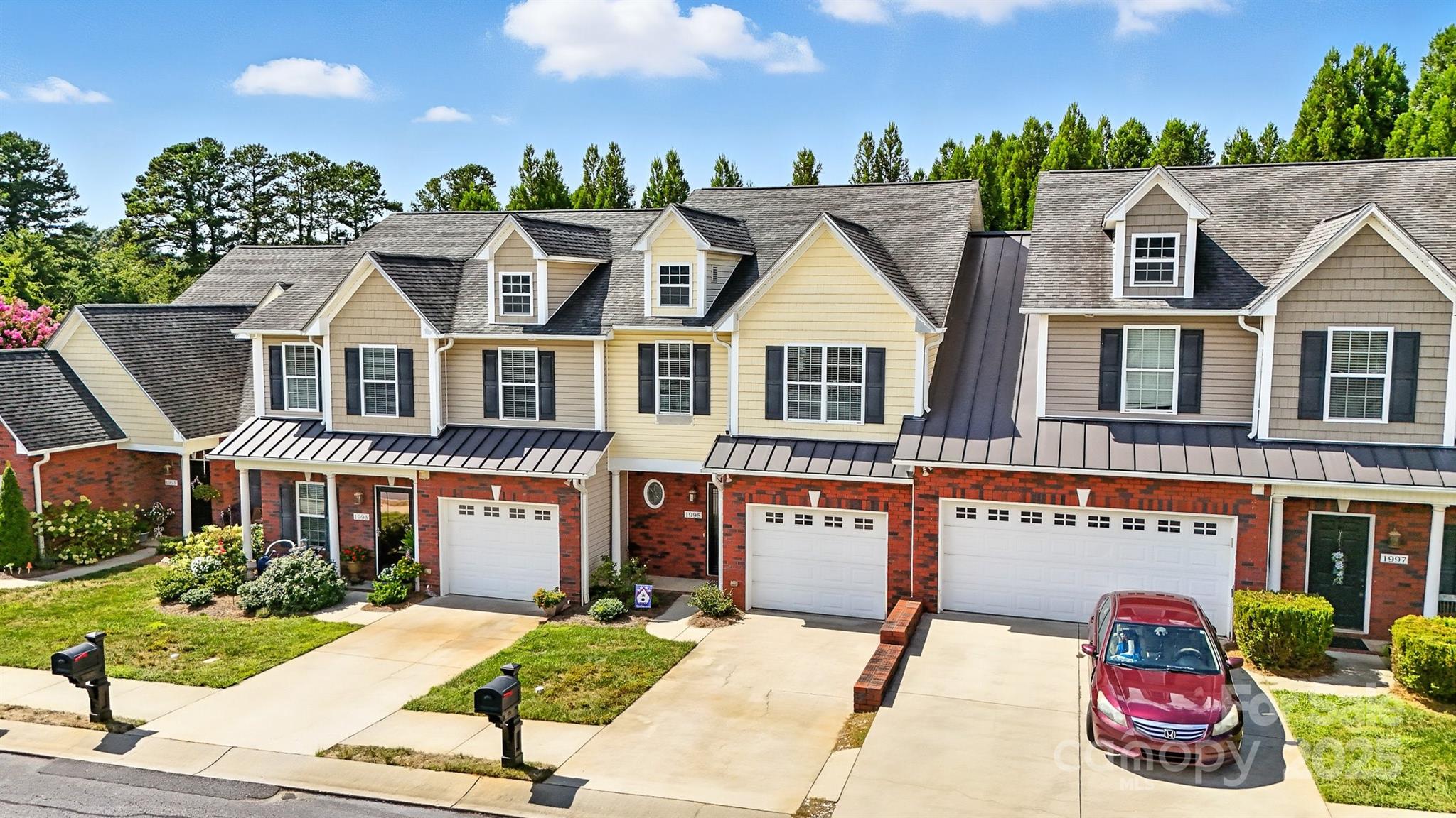 Braxton Gate Townhomes - Residential