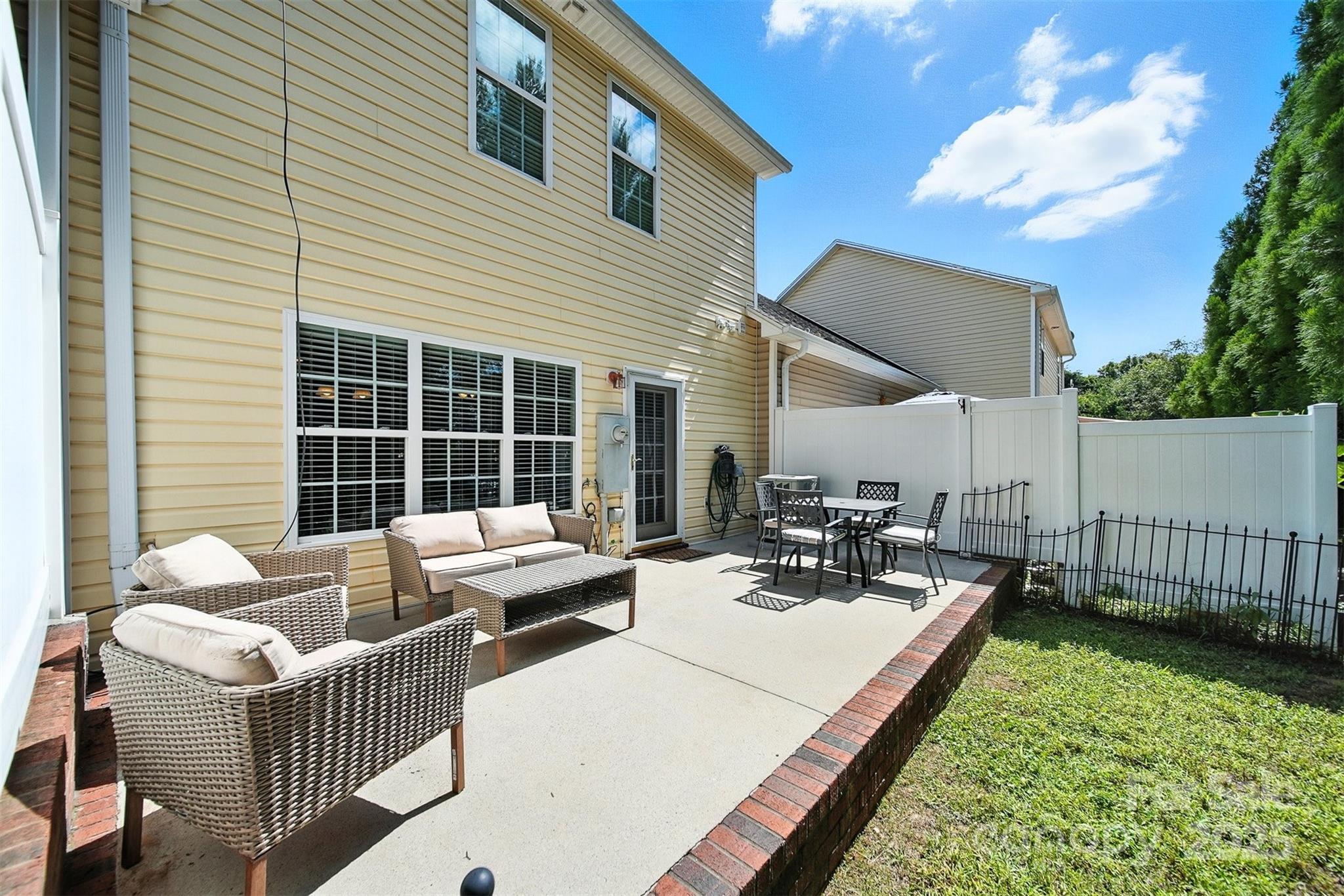 Braxton Gate Townhomes - Residential