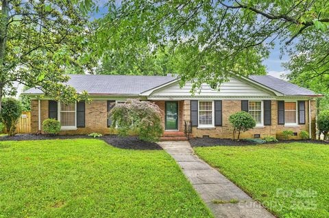 1961 Runnymede Lane Charlotte NC 28211