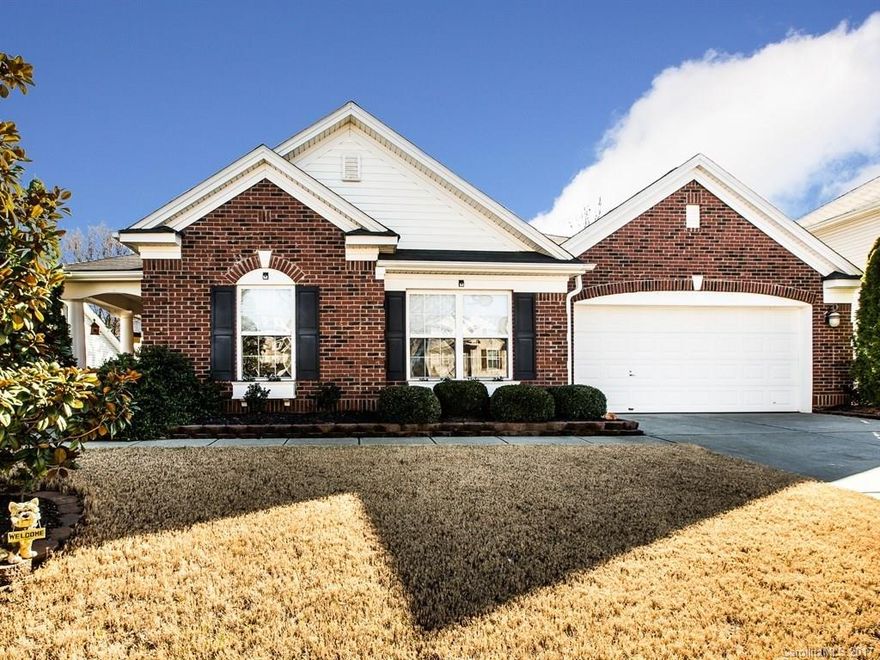 Gorgeous open floor plan. 4 BR ranch w/large sunroom in Fort Mill Schools. Amazing flow! Huge gourmet kitchen w/lots of cabinets & walk-in pantry! Perfect home for entertaining! Close to everything! I77 & shopping!