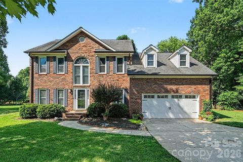 Photo of 10010 Drawbridge Drive, Charlotte, NC 28215 (MLS # 4404404)