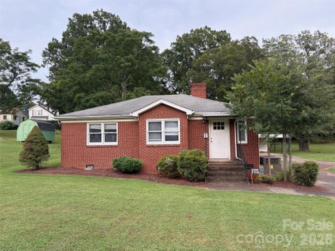 Photo of 316 E Statesville Avenue, Mooresville, NC 28115 (MLS # 4419476)