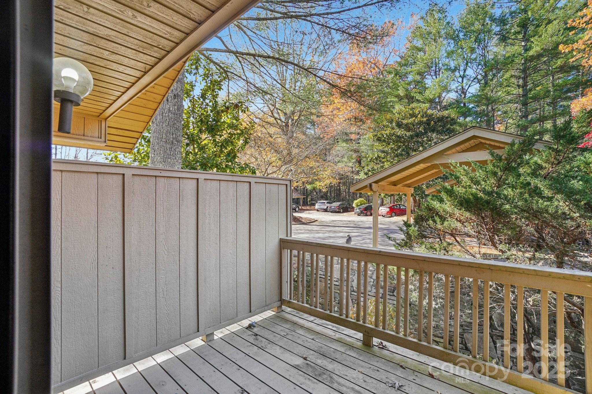 305 N Scarlet Oak Lane