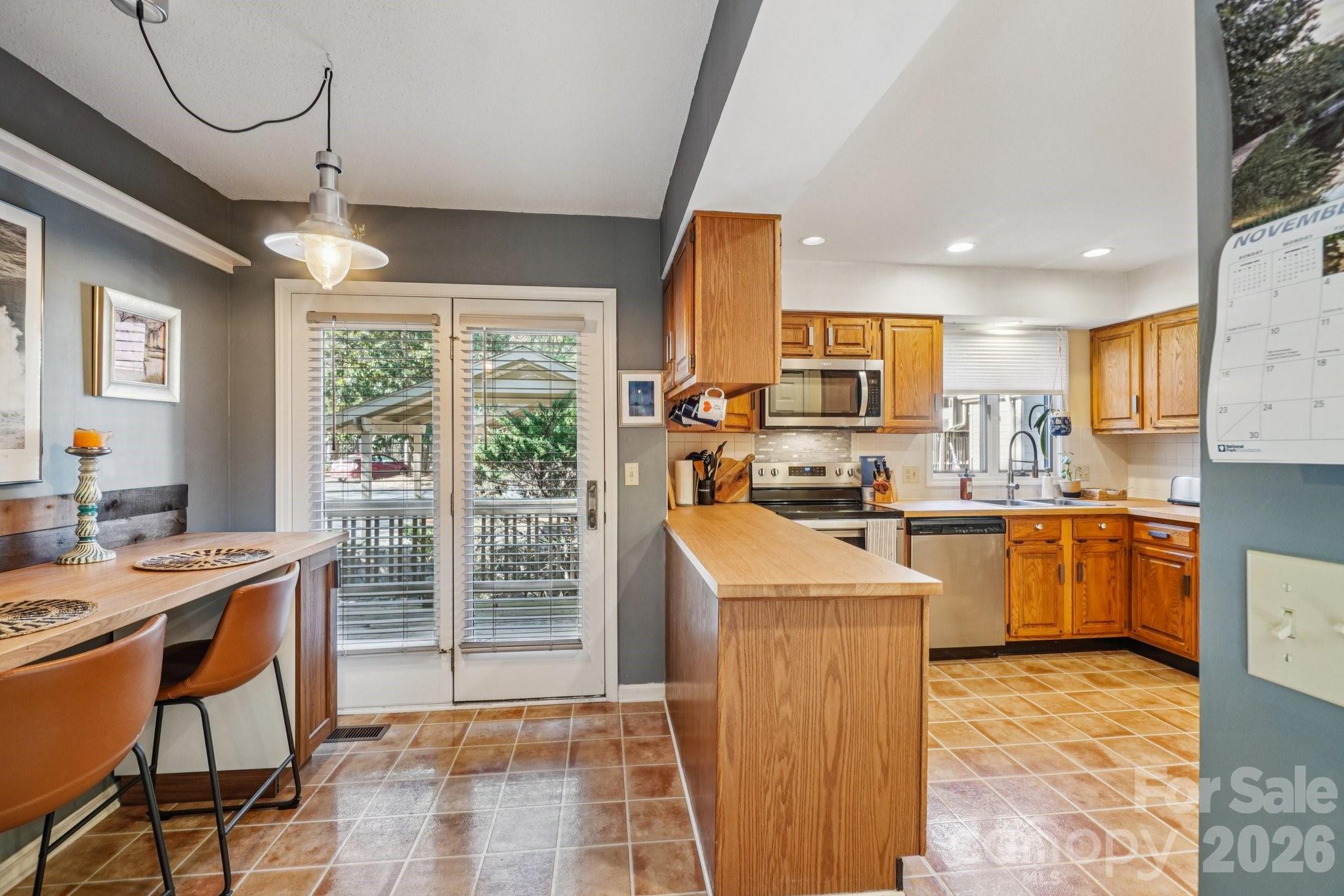 305 N Scarlet Oak Lane