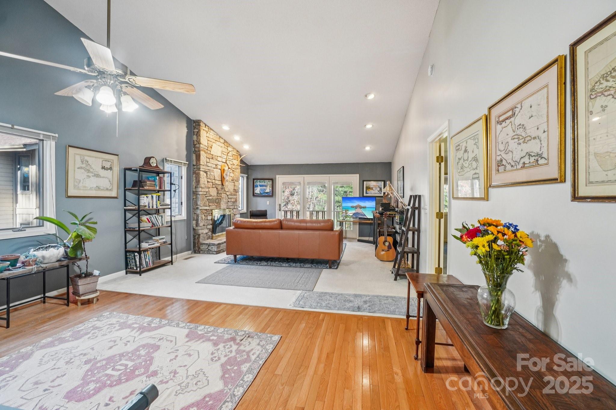 305 N Scarlet Oak Lane