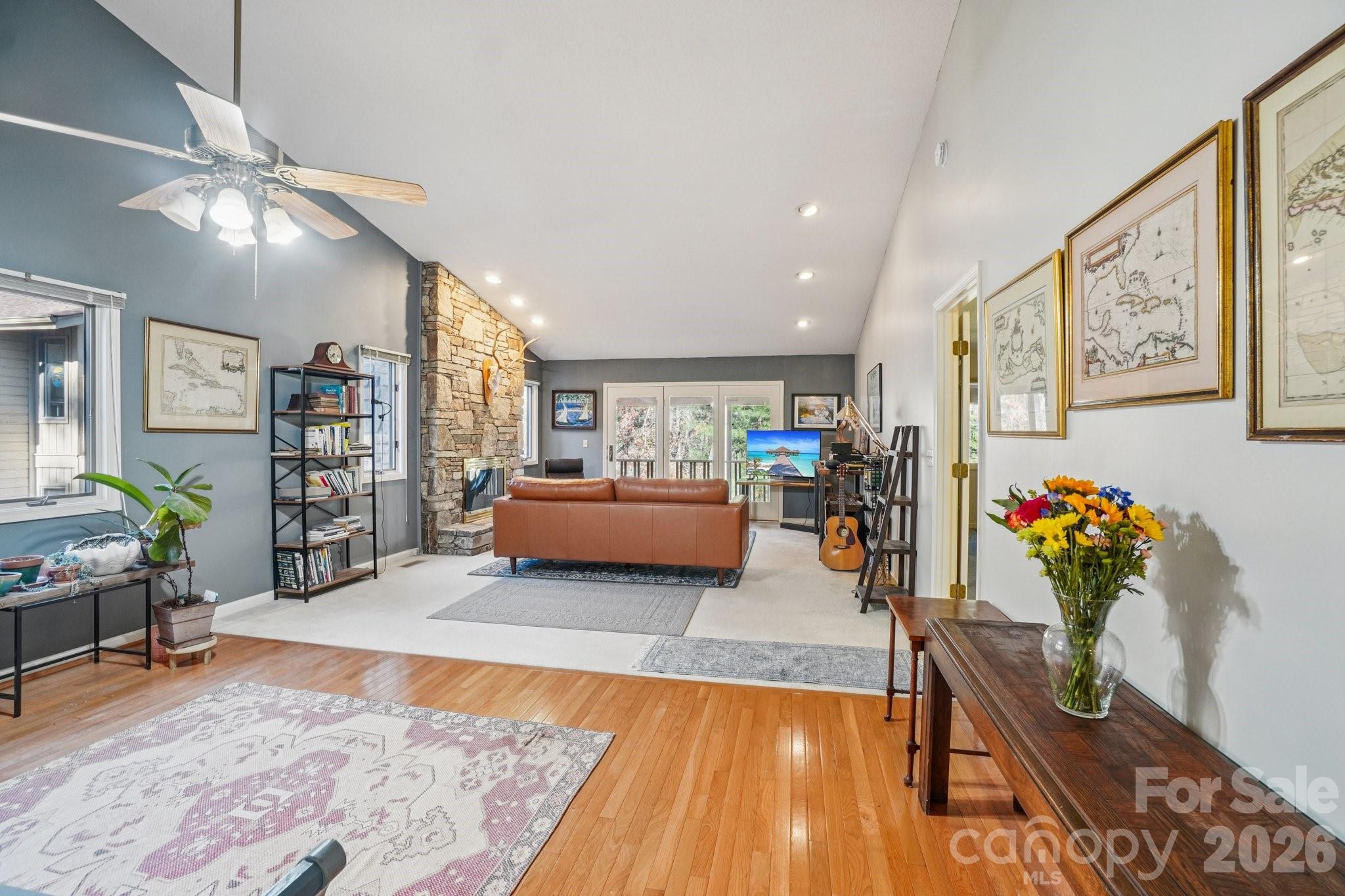 305 N Scarlet Oak Lane