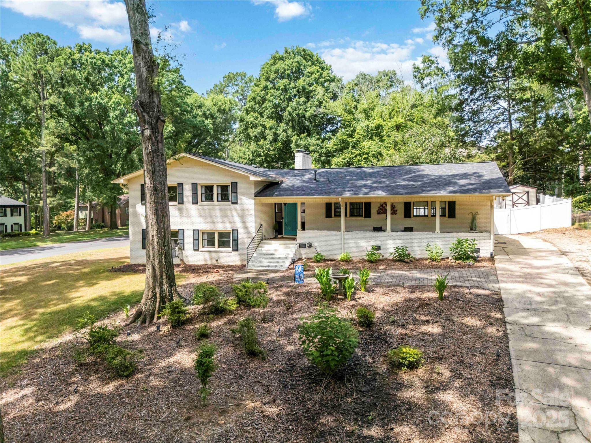 1505 Clarendon Place