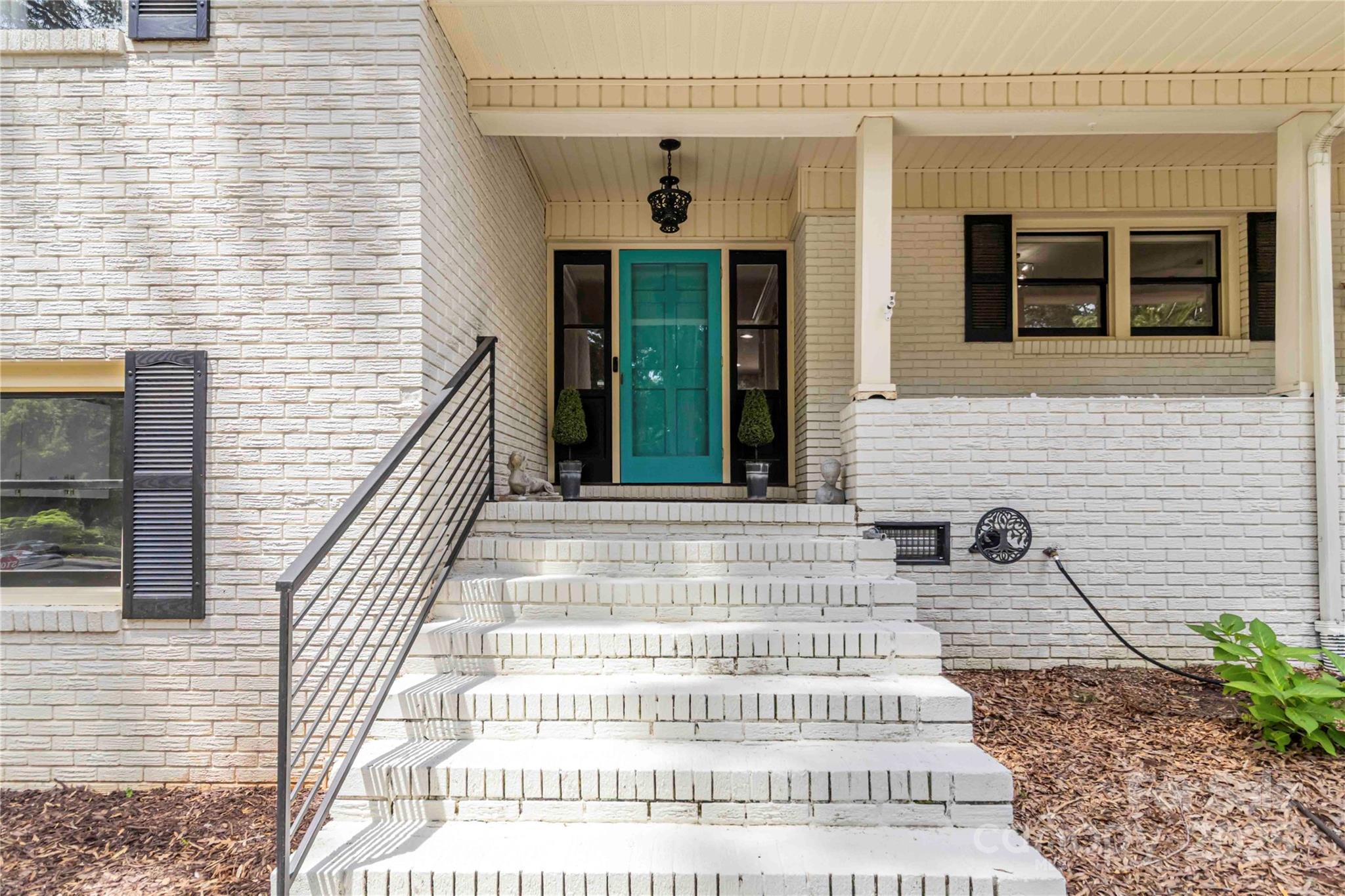 1505 Clarendon Place
