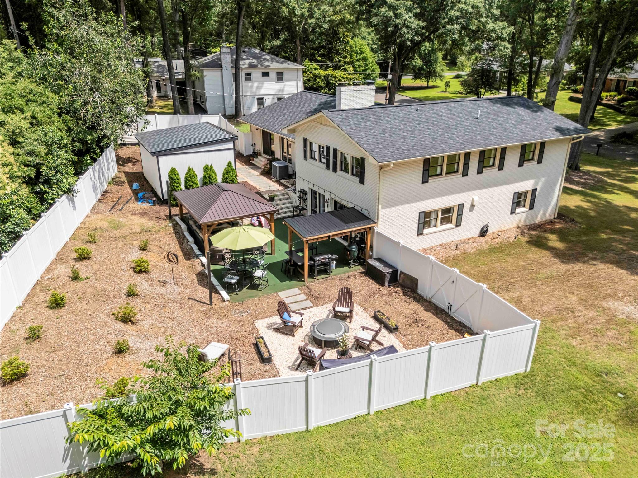 1505 Clarendon Place