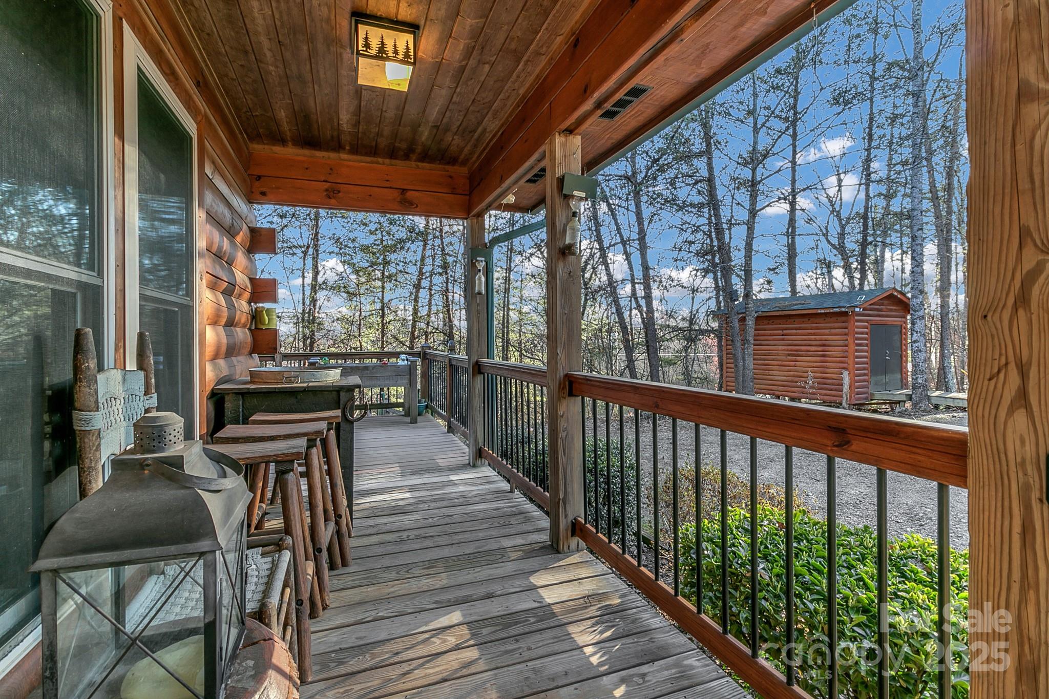 120 Sweetbriar Road N