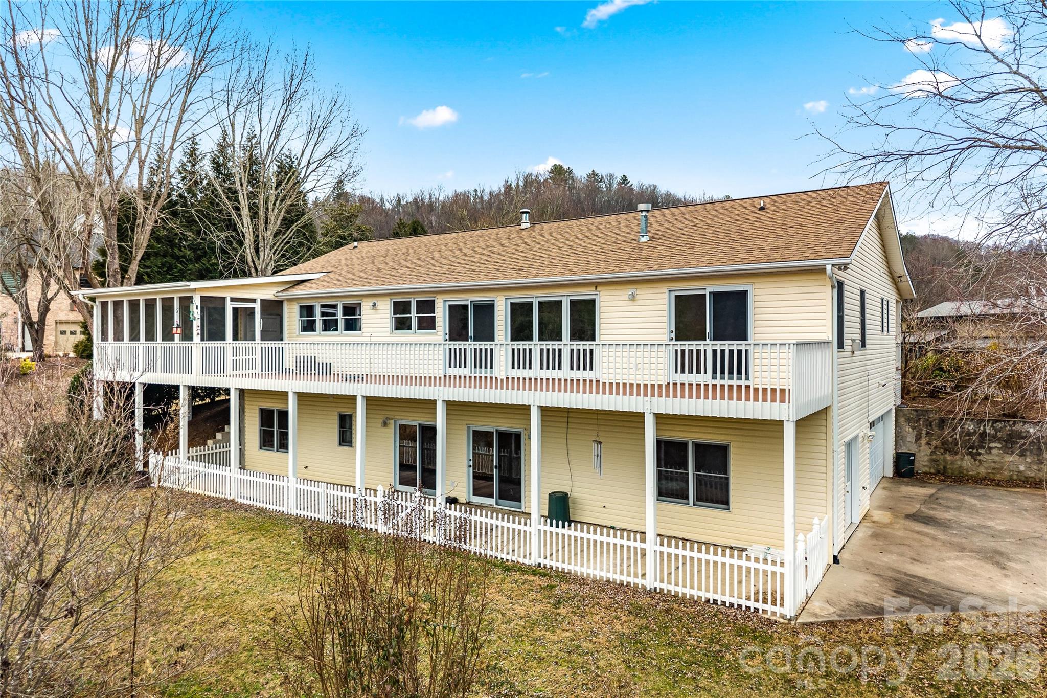 135 Horseshoe Trail