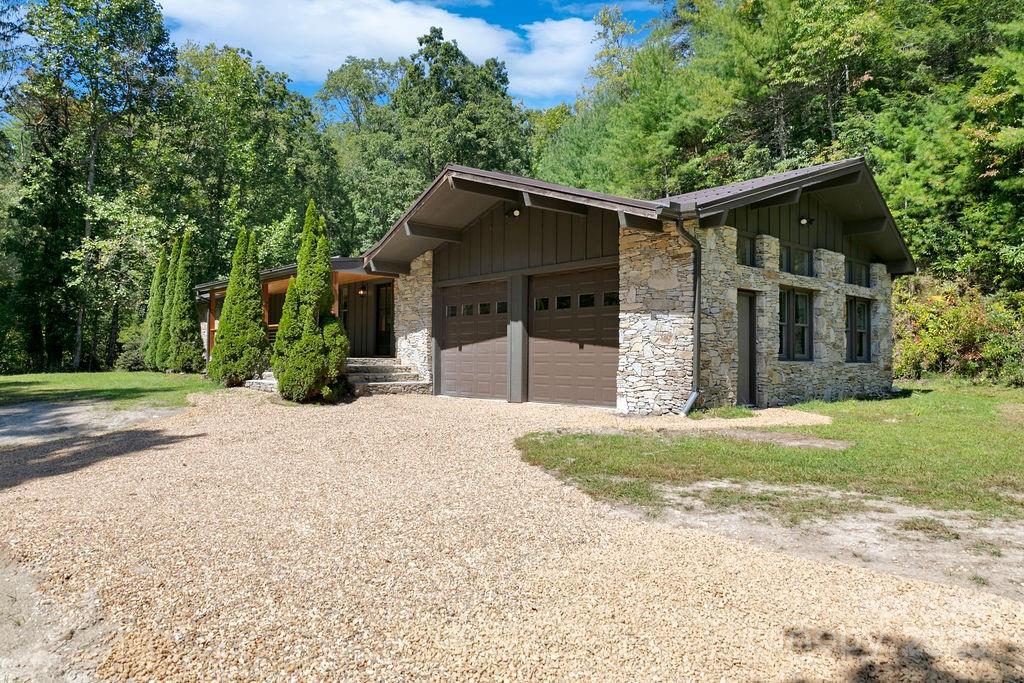 7321 Greenville Highway