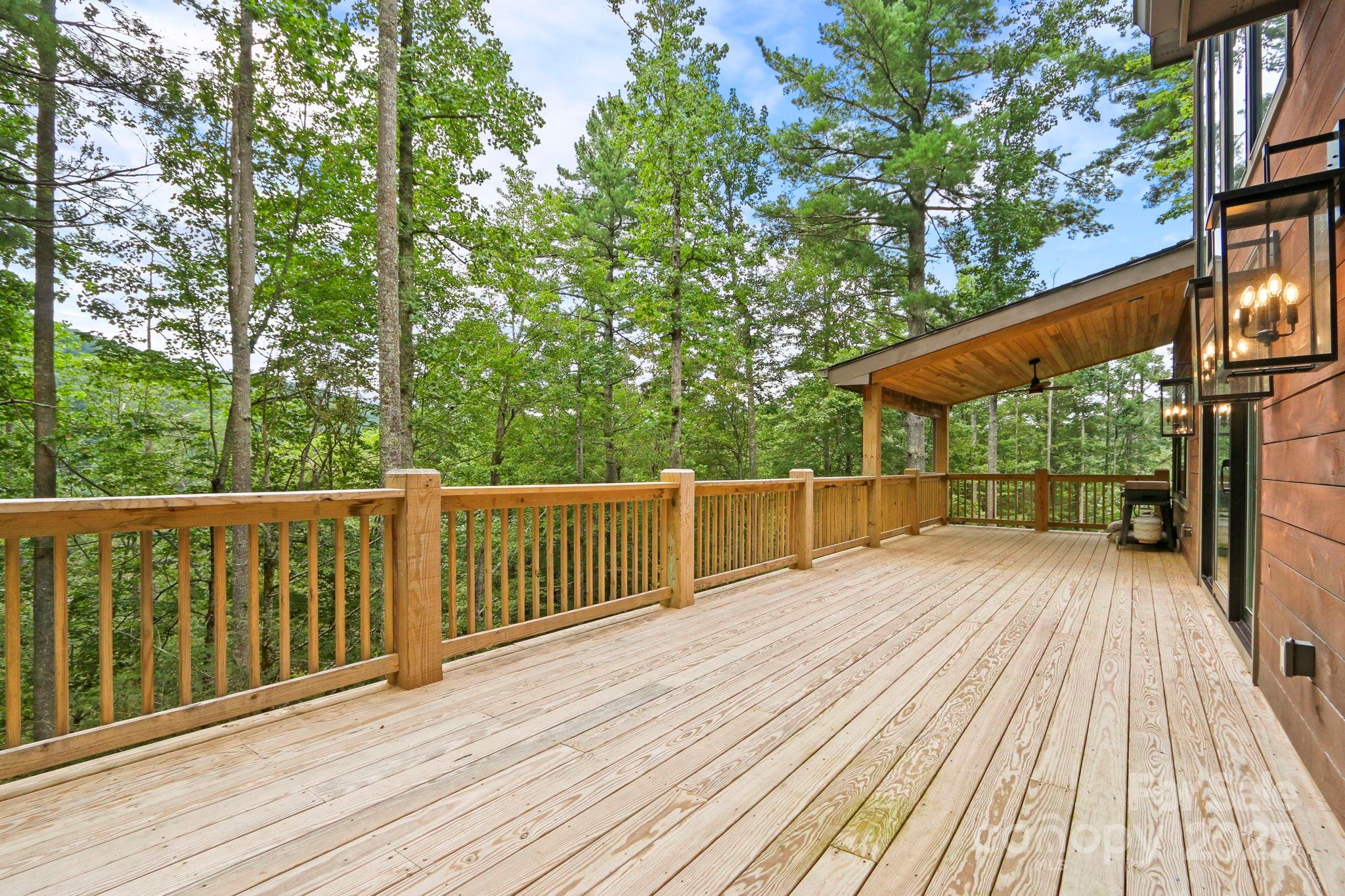 Blowing Rock, North Carolina 28605, United States, 4 Bedrooms Bedrooms, ,6 BathroomsBathrooms,Residential,Active,15222