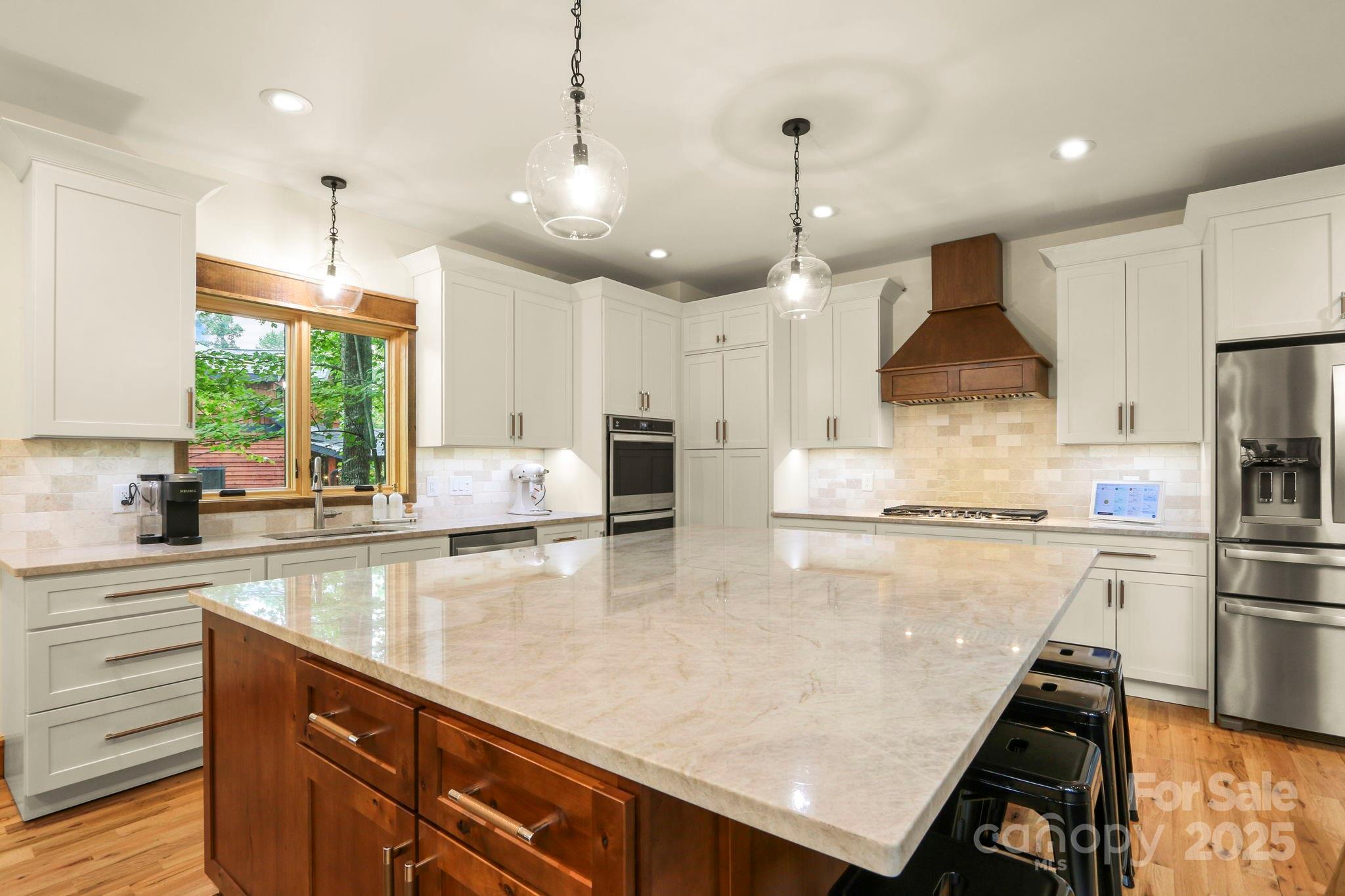 Blowing Rock, North Carolina 28605, United States, 4 Bedrooms Bedrooms, ,6 BathroomsBathrooms,Residential,Active,15222