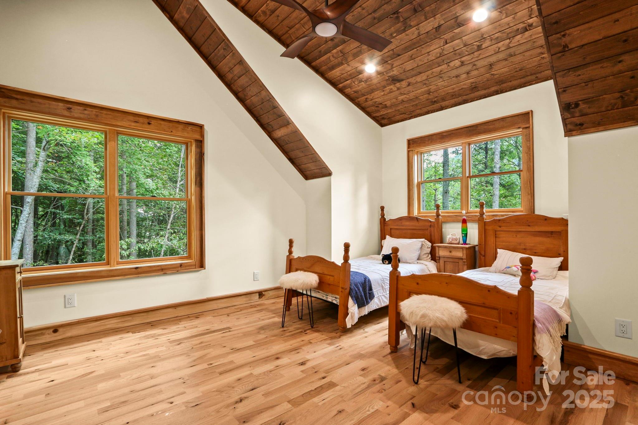 Blowing Rock, North Carolina 28605, United States, 4 Bedrooms Bedrooms, ,6 BathroomsBathrooms,Residential,Active,15222